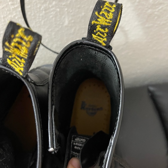100% AUTHENTIC DR MARTENS SIZE 5!!! - Picture 5 of 8